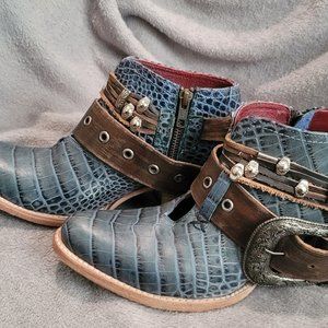 FREEBIRD by Steven Saloon Turquoise Croc Bootie Size 8